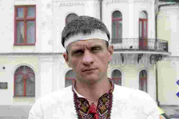 Суд оштрафував депутата облради за пошкодження майна ПР