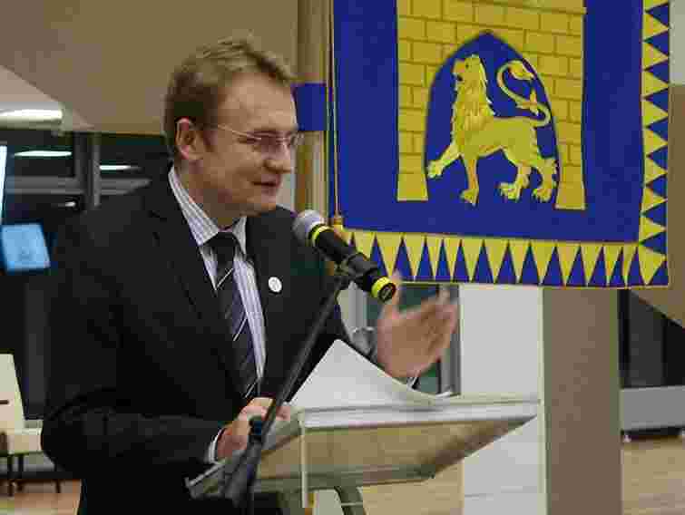 Садовий обіцяє опрацювати нову структуру мерії з депутатами