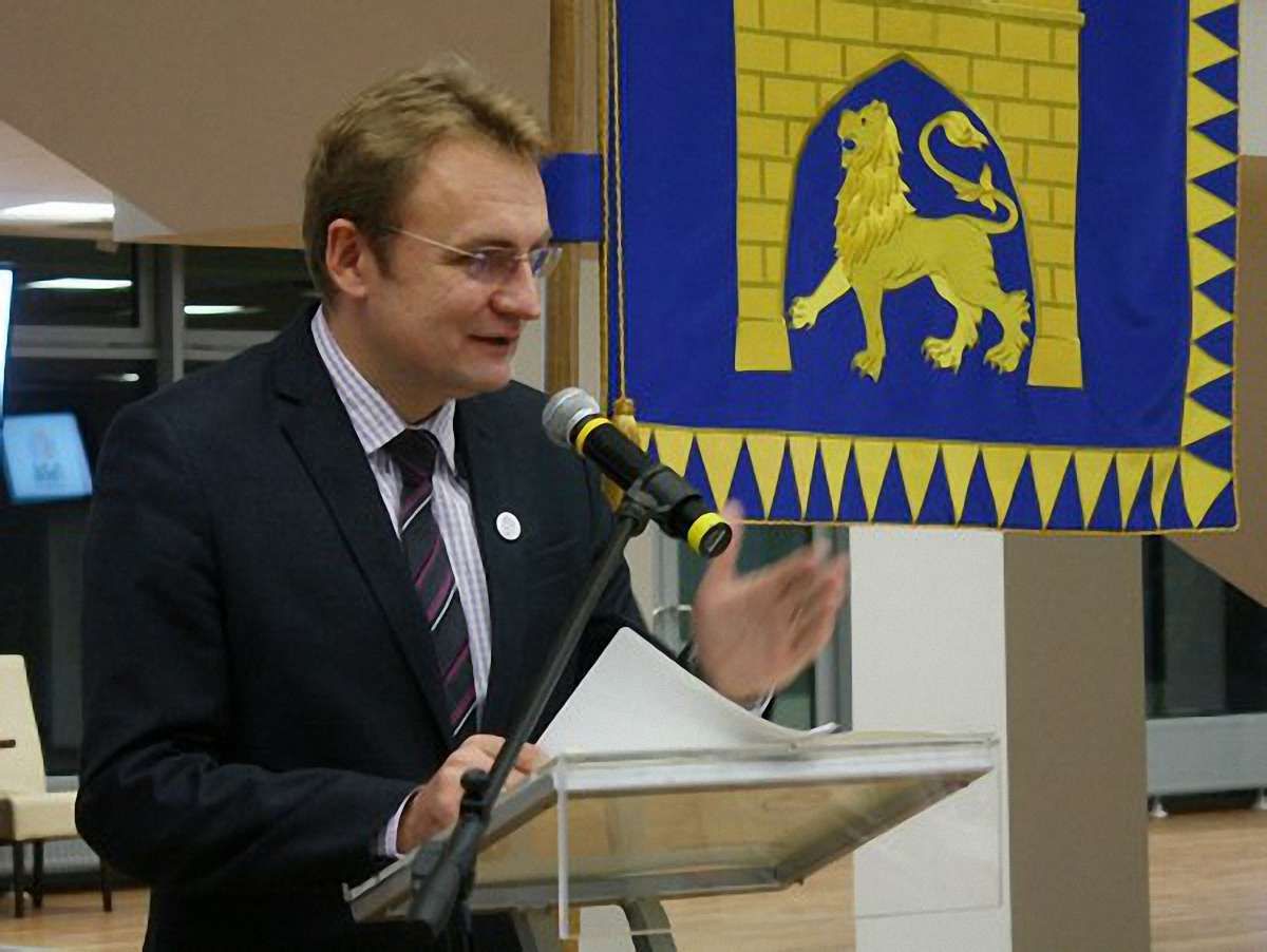 Садовий обіцяє опрацювати нову структуру мерії з депутатами