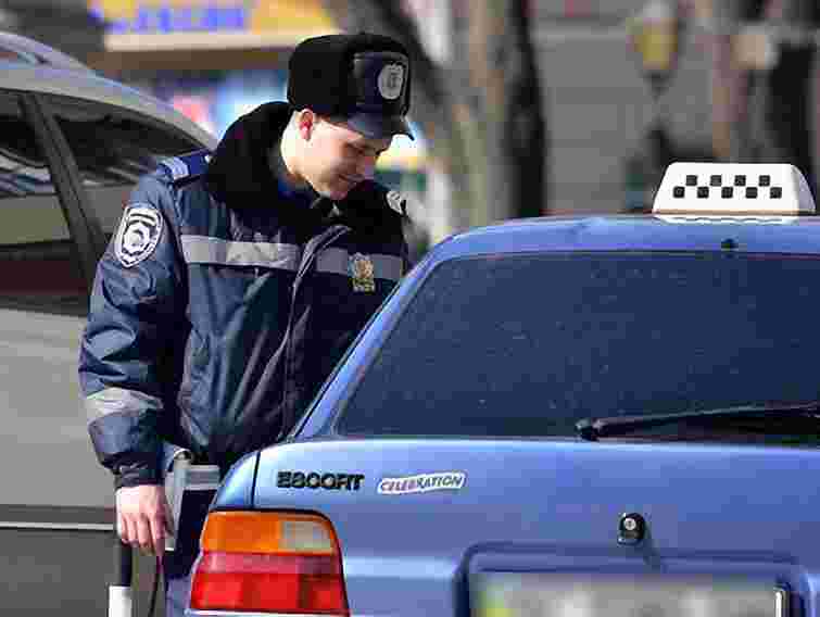 Прокуратура: ДАІ неналежно контролює громадський транспорт