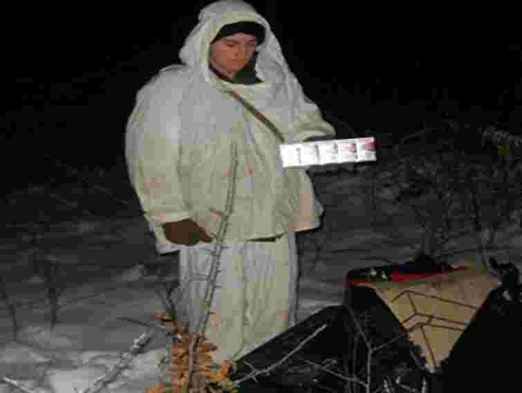 На кордоні з Румунією виявили близько 3 тисяч блоків цигарок