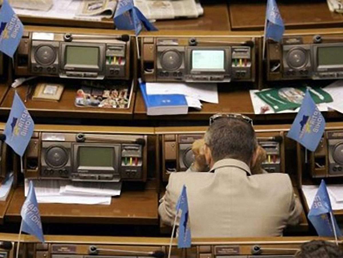 ЦВК зареєструвала нових нардепів від Партії регіонів