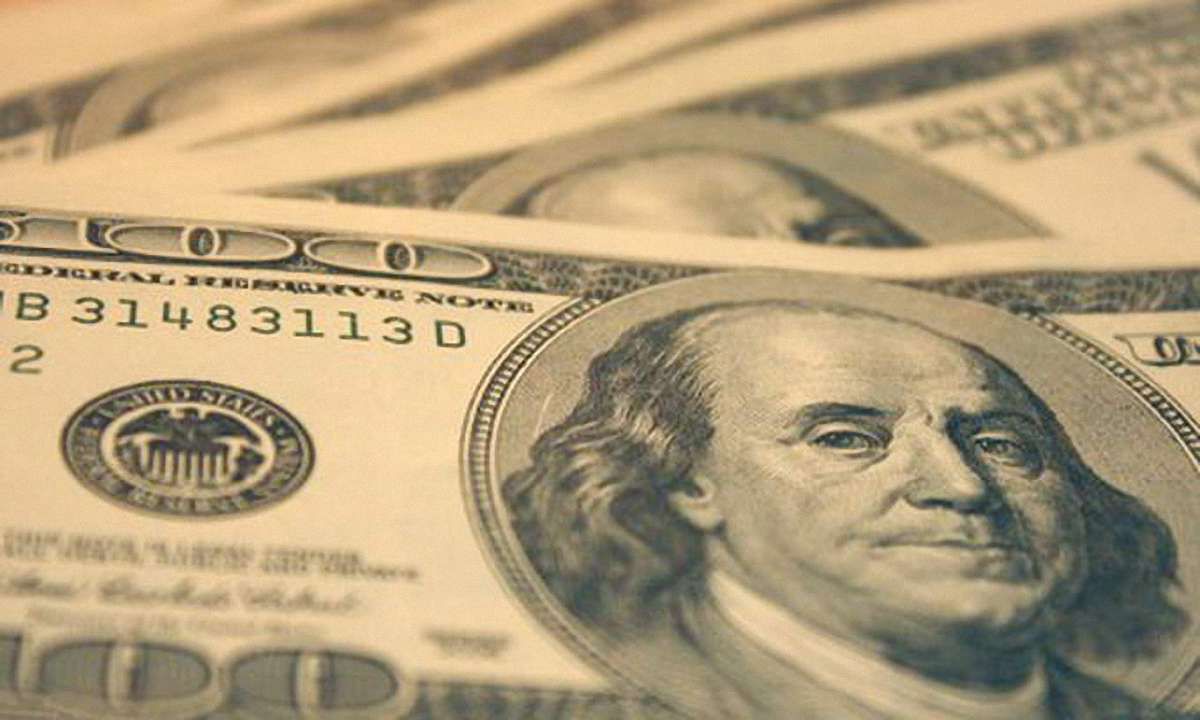 Заробітчани за три місяці переслали в Україну 941 млн доларів