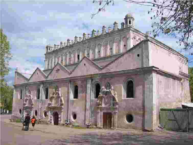 На Львівщині з даху синагоги викрали бляхи на 4 тис. грн