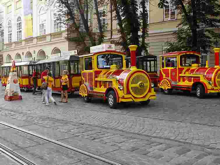 Для дітей зі Сходу України організували безкоштовні екскурсії Львовом