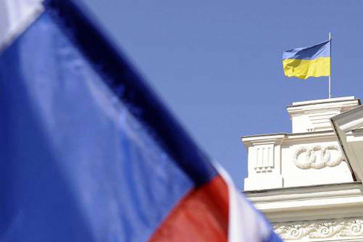 Міліція відтіснила свободівців від кортежу міністрів, почалася бійка