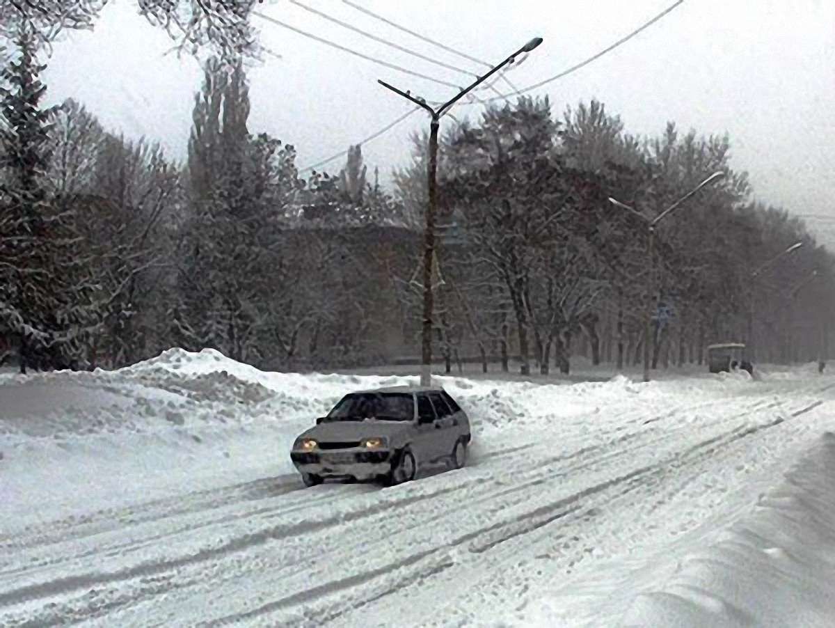 ДАІ Львівщини попереджає водіїв про ожеледицю на дорогах