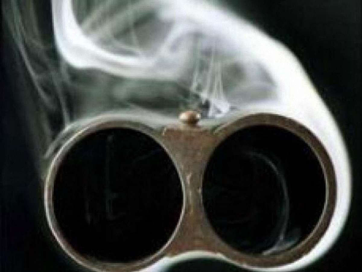 На Рівненщині чоловік влаштував стрілянину в кафе: 8 поранених