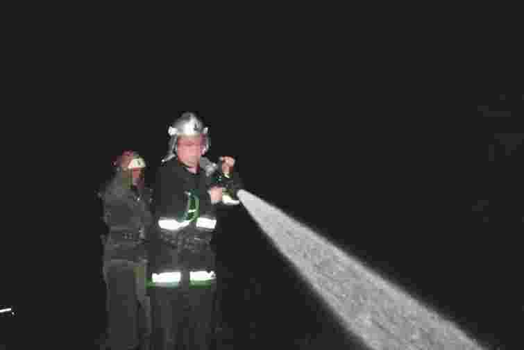 За добу на Львівщині горіли автобус та легковик