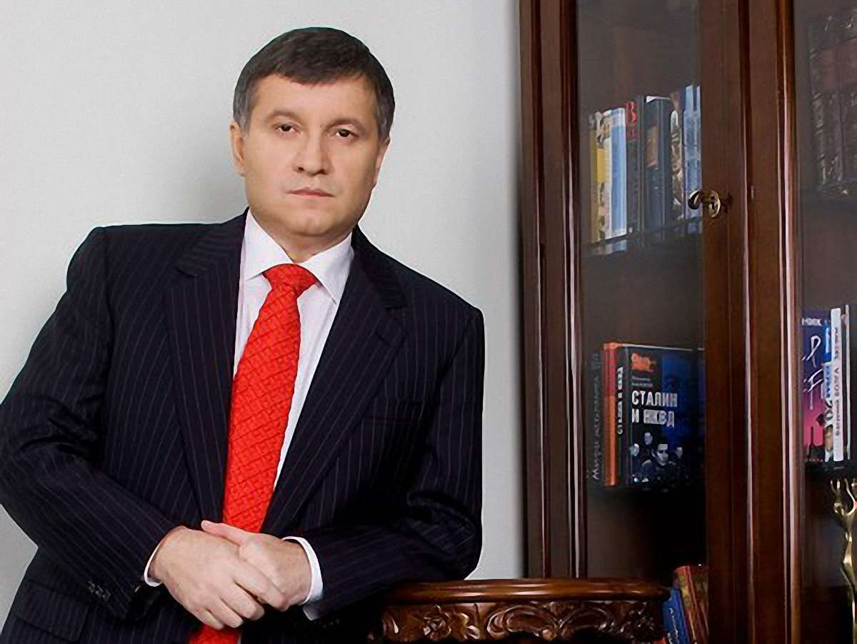 Аваков прийшов до Тимошенко: головлікар проти