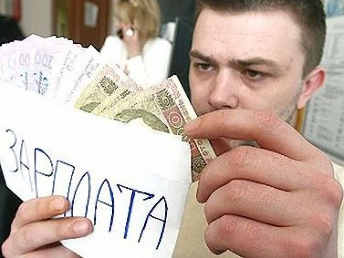 Торік податківці виявили 96 тисяч працівників без трудових  угод