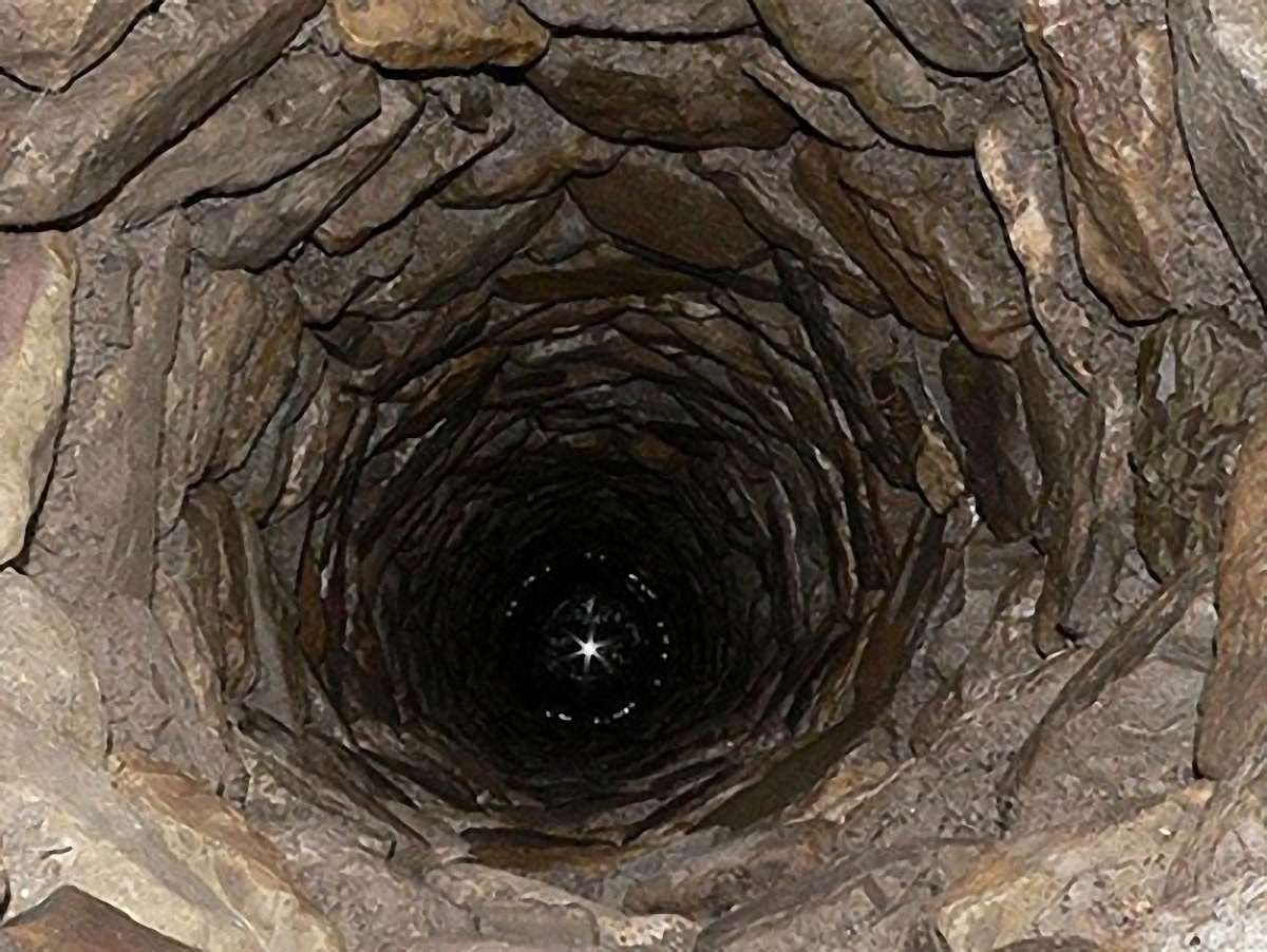 На Львівщині в колодязь впала літня жінка