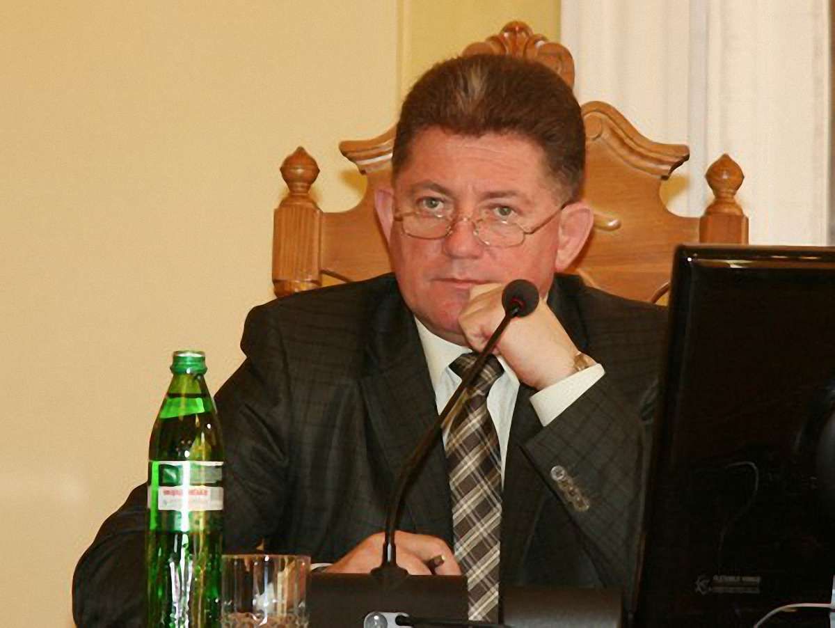 «Свободівець» Павлюк: У Львові паркуються по-беспрєдєлу
