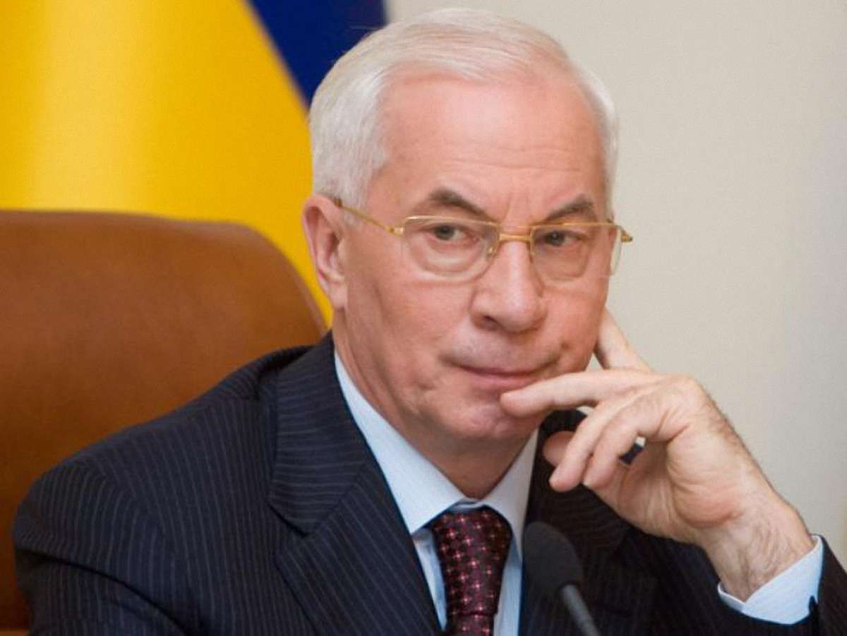 Азаров визнав, що тарифи на компослуги таки підвищать