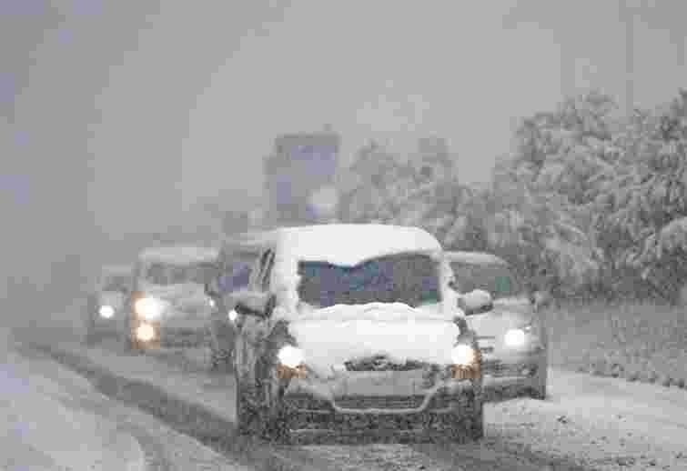 ДАІ закликає водіїв утриматися від поїздок на Львівщині