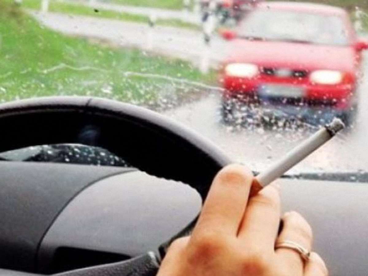 Третина львів’ян потерпає від водіїв-курців, – опитування