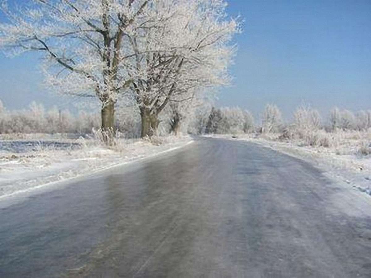 Завтра у Львові ожеледиця: дощ змиває сіль та піскосуміш