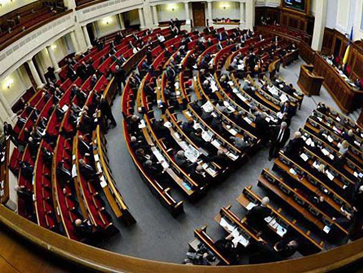 Опозиція зібрала підписи для позачергової сесії Ради