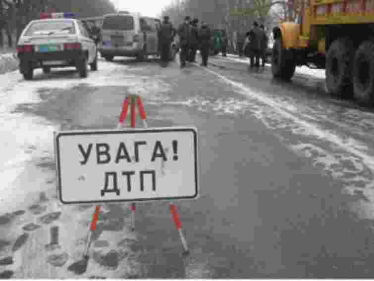 На Житомирщині перекинувся мікроавтобус з 7 пасажирами