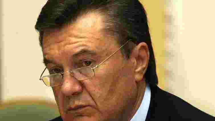 Януковича в Давосі супроводжує 14 охоронців