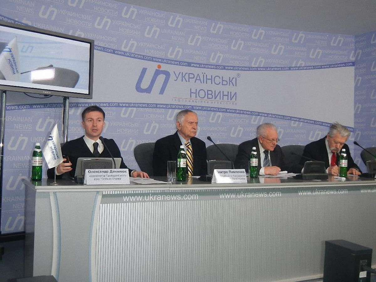 Українська еліта погрожує Януковичу припиненням повноважень