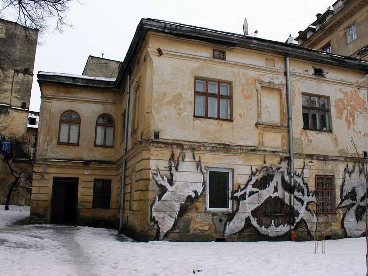 У Львові СБУ надали три аварійні квартири