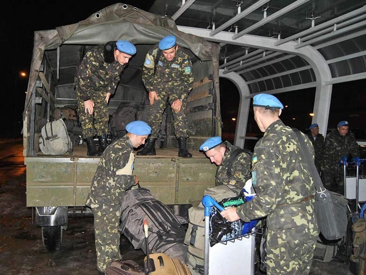 До Львова з Ліберії повернулися 90 миротворців 