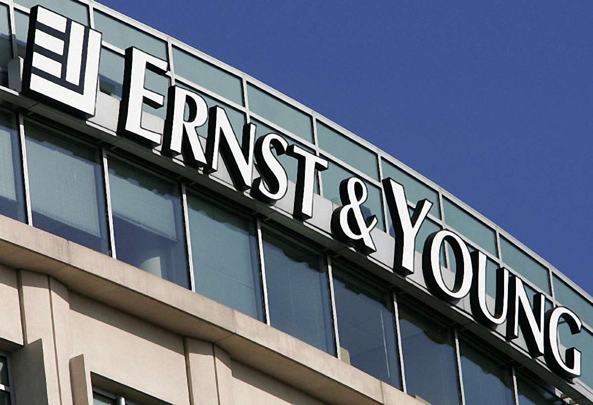 Україну очікує або дефляція, або інфляція, - Ernst & Young