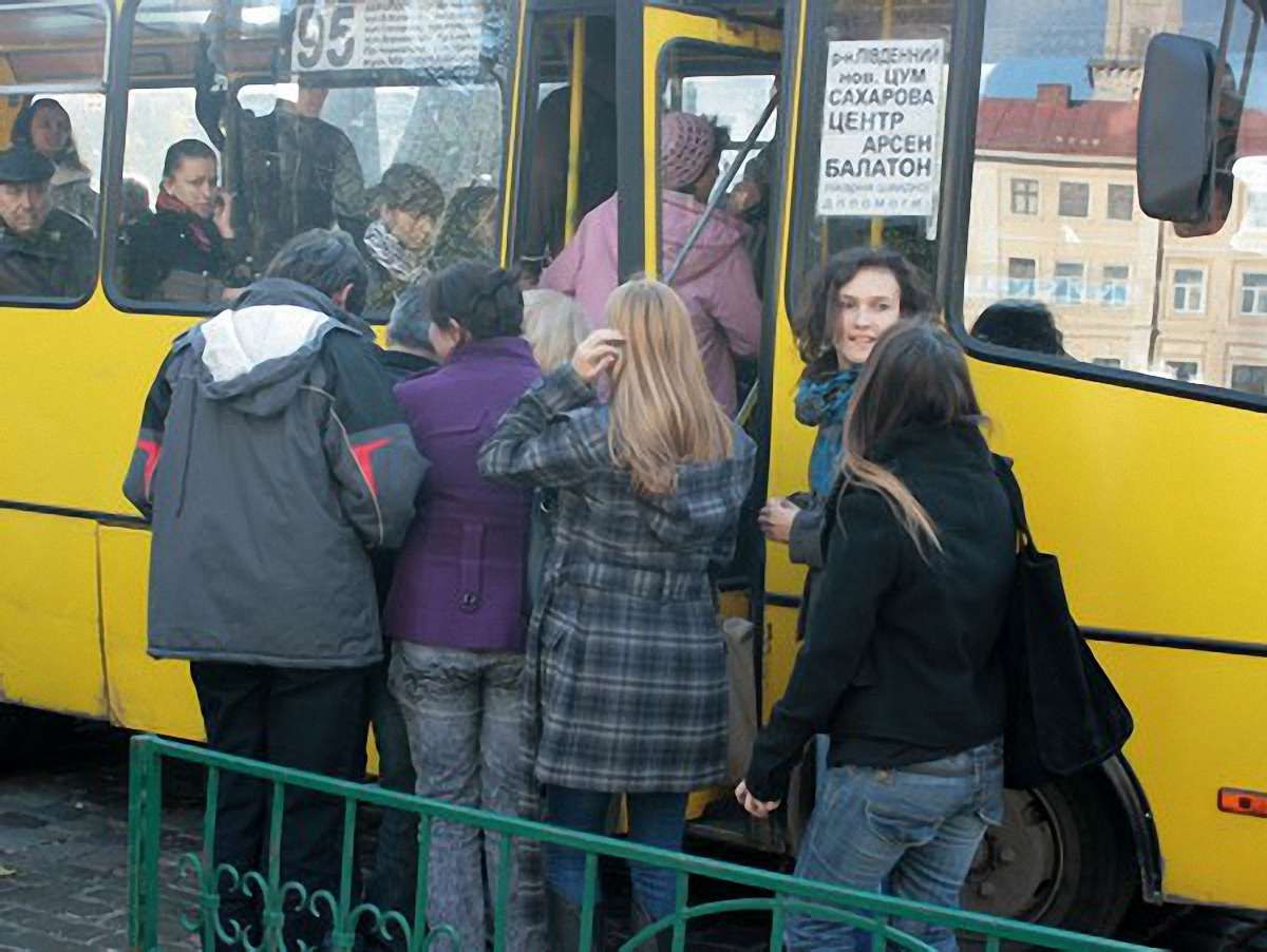 Львівських водіїв хочуть навчити, як поводитися з пасажирами