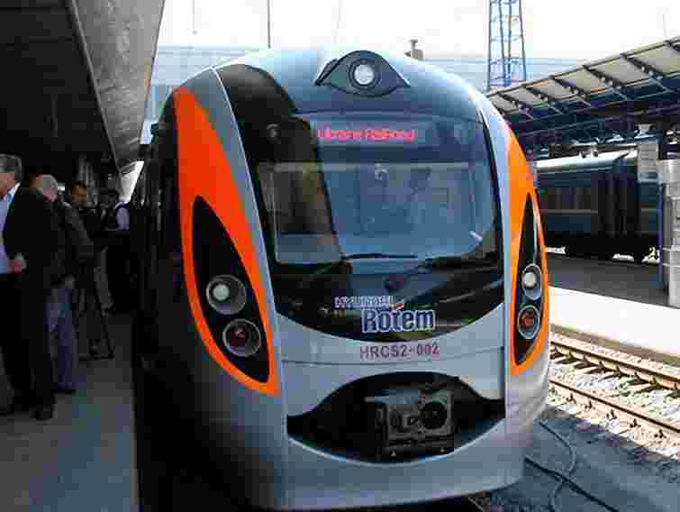 Влада не хоче оприлюднити контракти із закупівлі потягів Hyundai, – депутат 