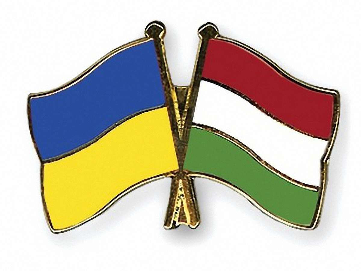 Рух на українсько-угорському прикордонному переході призупинено