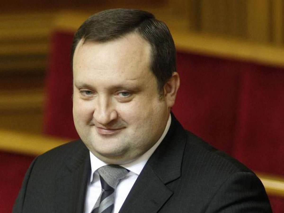 Арбузов закликає українців не скуповувати валюту