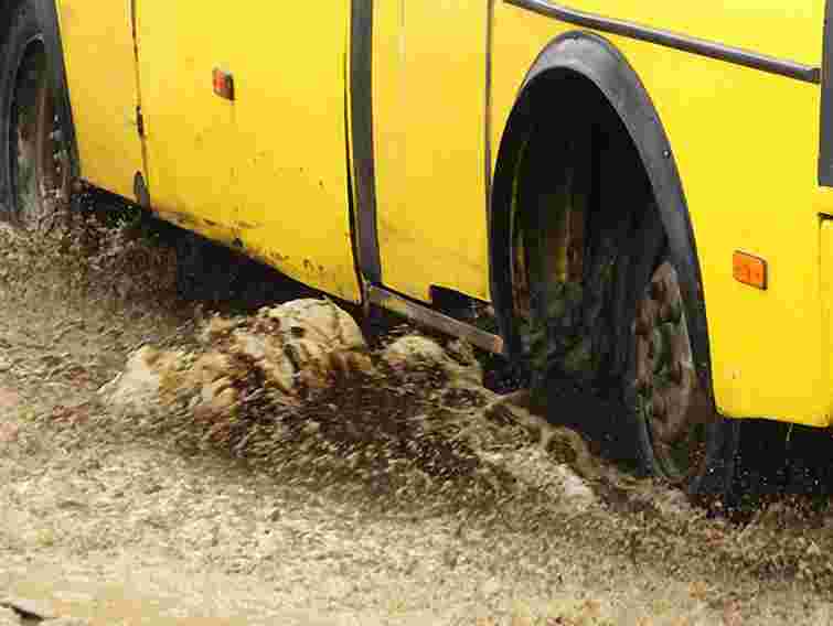 Маршрутка у Львові задимілась через електропроводку, - перевізник