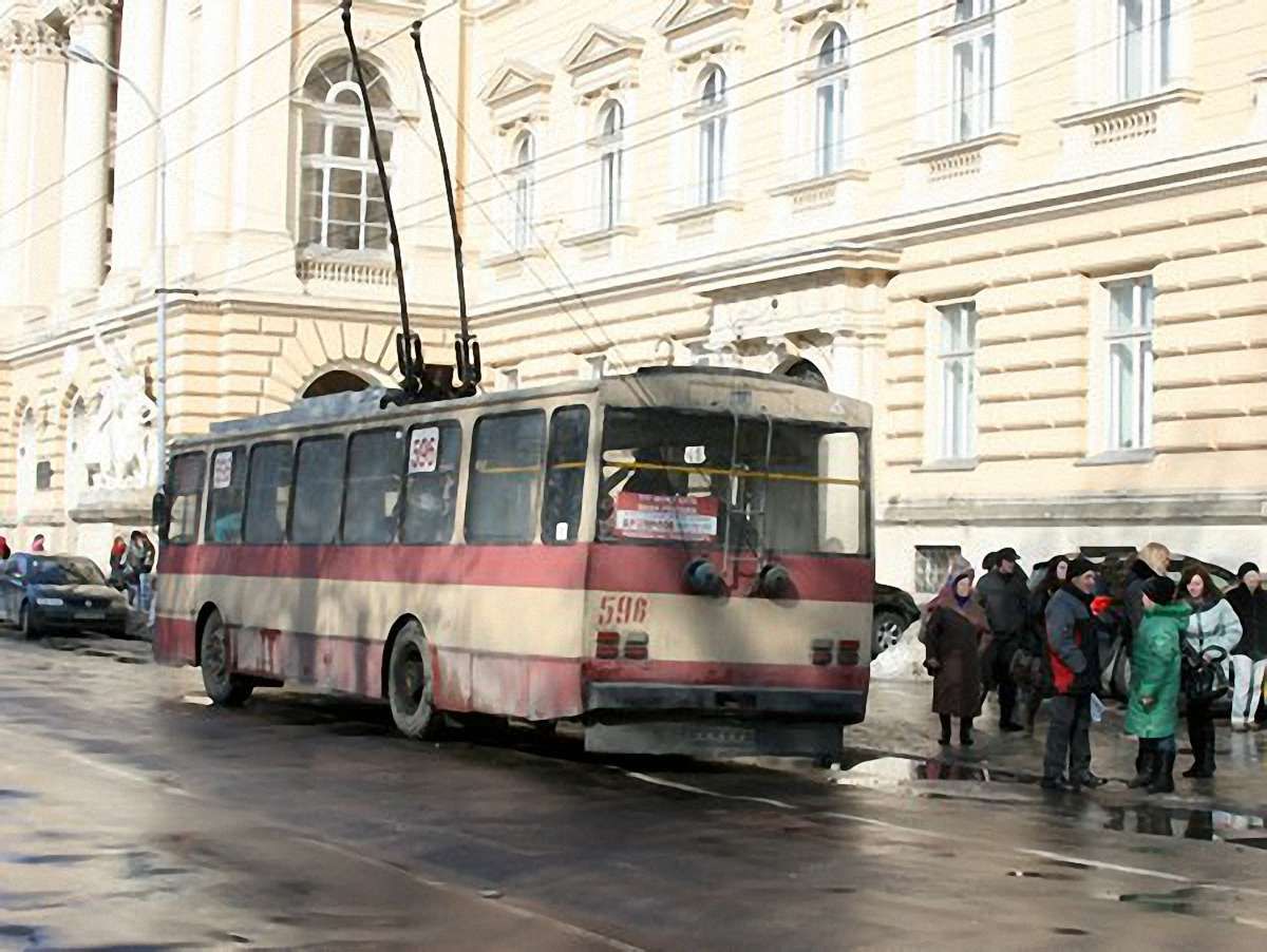 Вранці у Львові три години не курсували тролейбуси