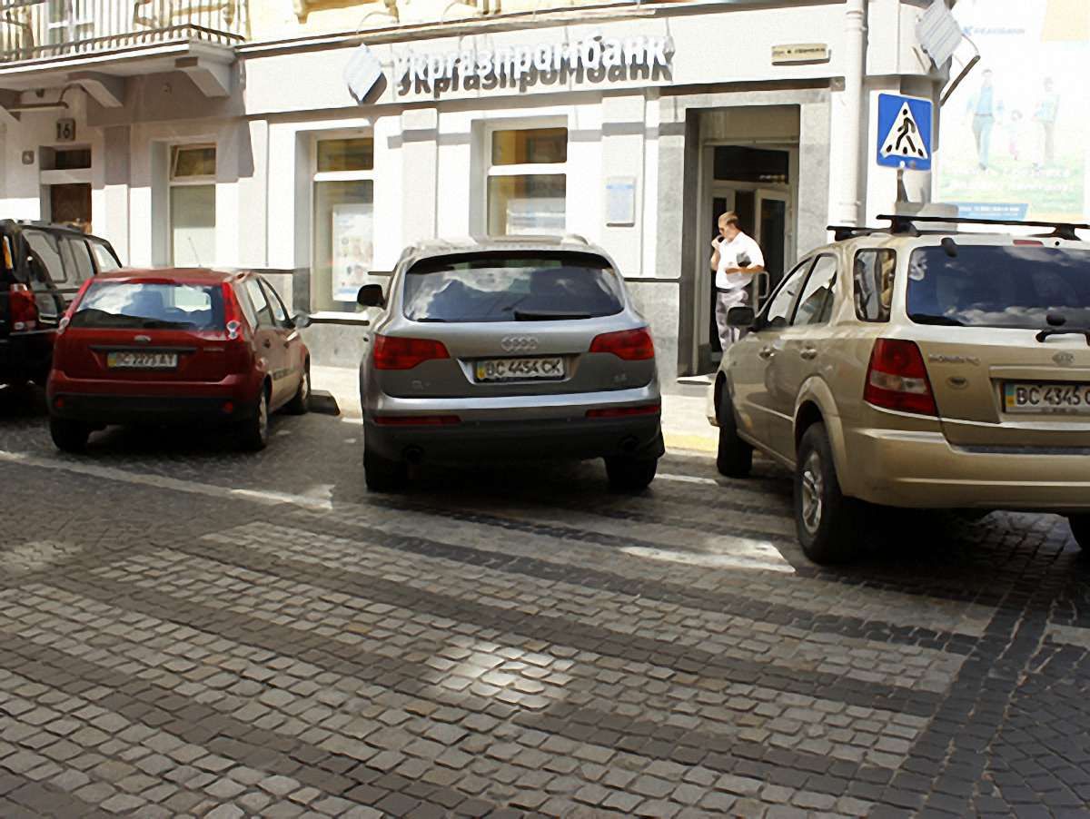 У центрі Львова буде 400 платних паркомісць і 4 пішохідні зони