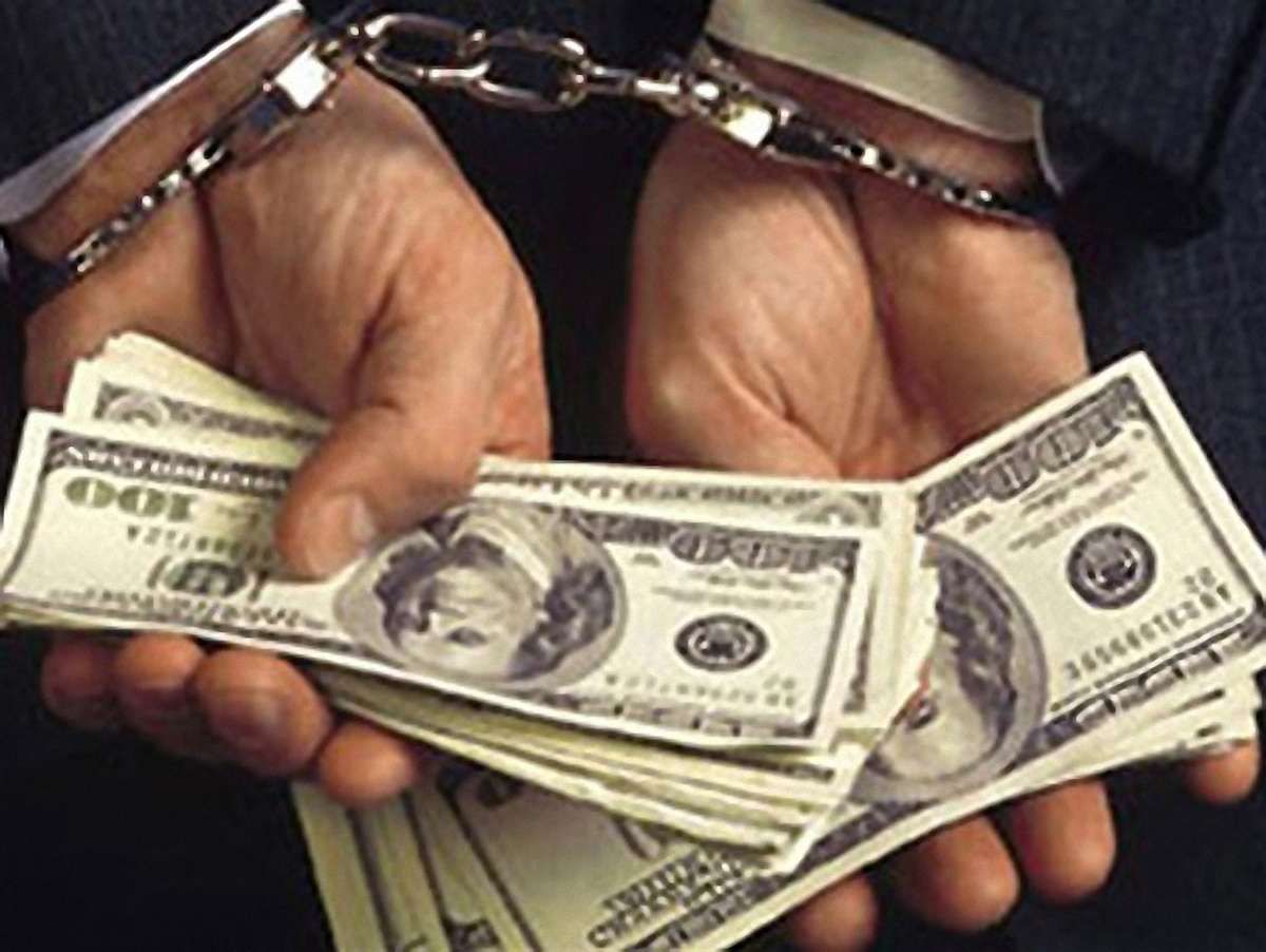 СБУ викрила на хабарі головного інспектора митного поста «Рава-Руська»