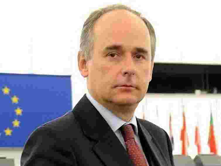 ЄС не може тримати в заручниках українців через невдалу політику Януковича, - європарламентар