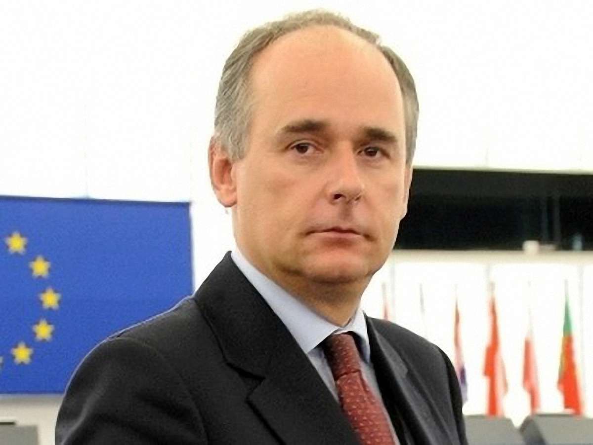 ЄС не може тримати в заручниках українців через невдалу політику Януковича, - європарламентар