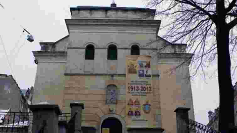 У Львові в зоні ЮНЕСКО з храму зняли банер, що висів без погоджень