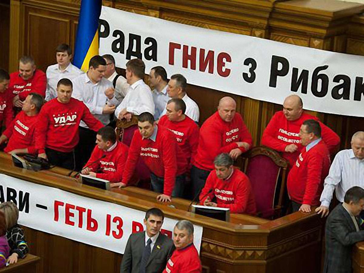Силовий варіант розблокування Ради не найгірший, – політолог
