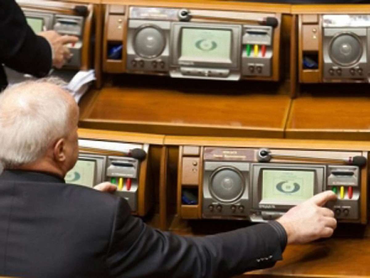 Регіонали обіцяють голосувати особисто у Раді