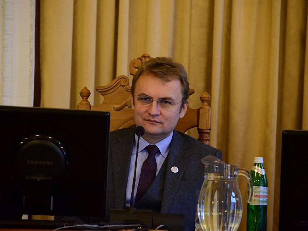МАФи на території "Вернісажу" треба знести, - мер