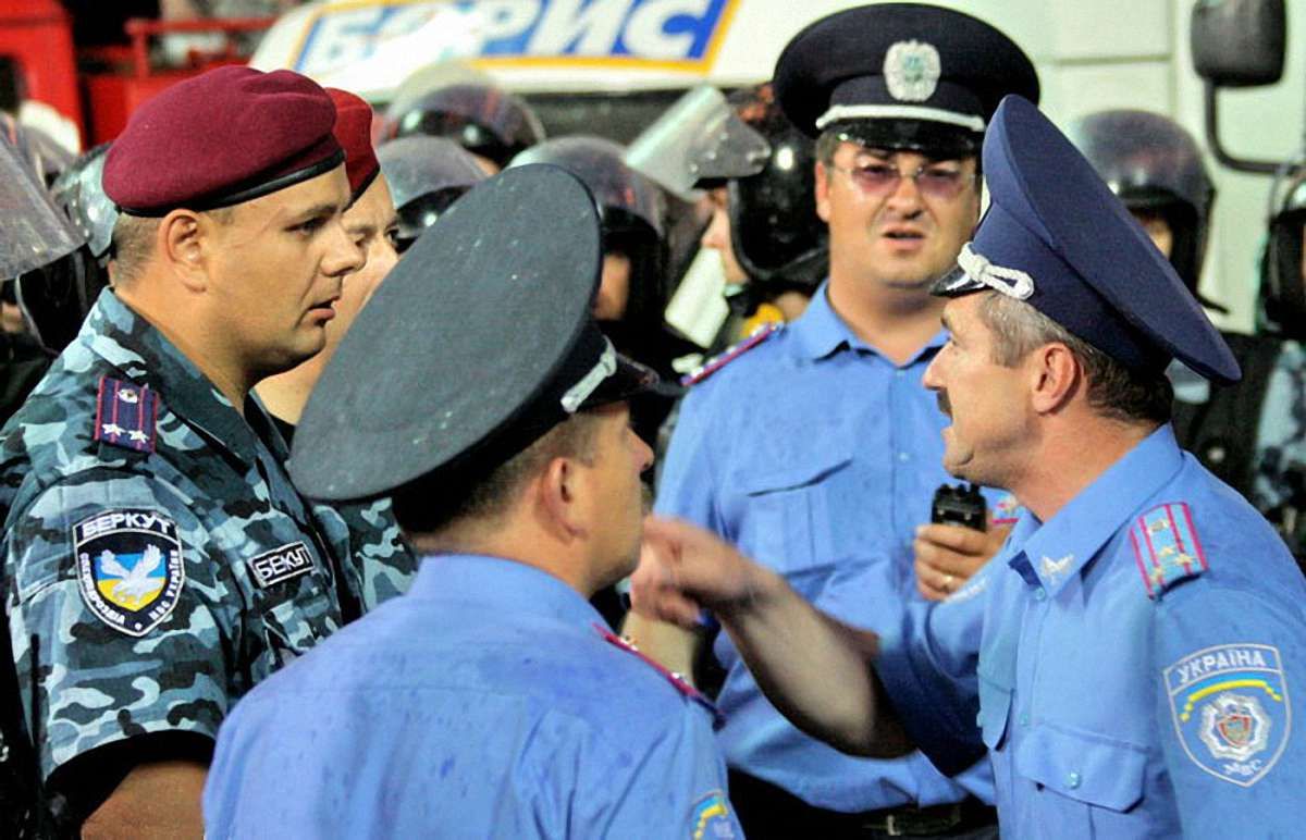 Під Київраду стягують силовиків