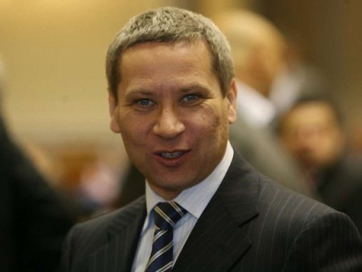 Регіонал Лук'янов хоче скуповувати фотографії "кнопкодавів" 