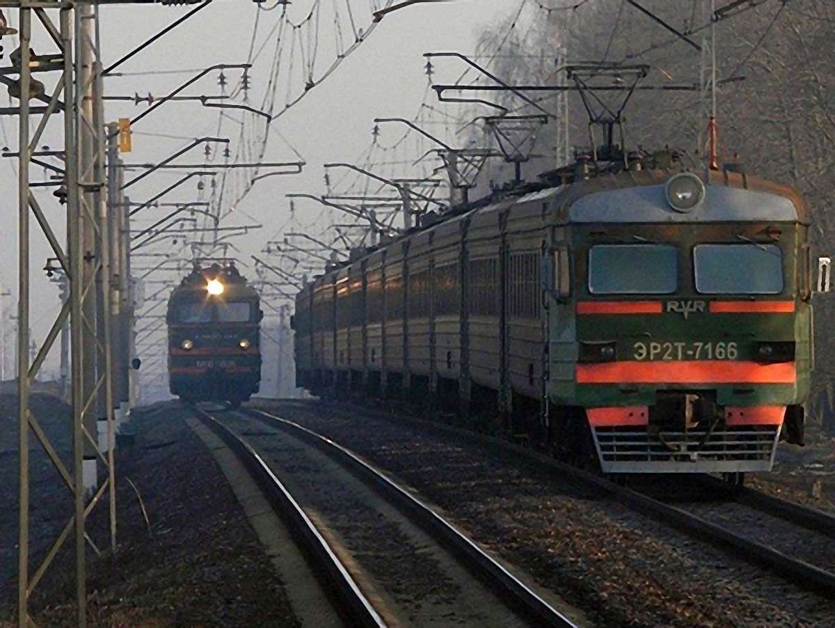 Потяг Львів-Чернівці збив 55-річного чоловіка