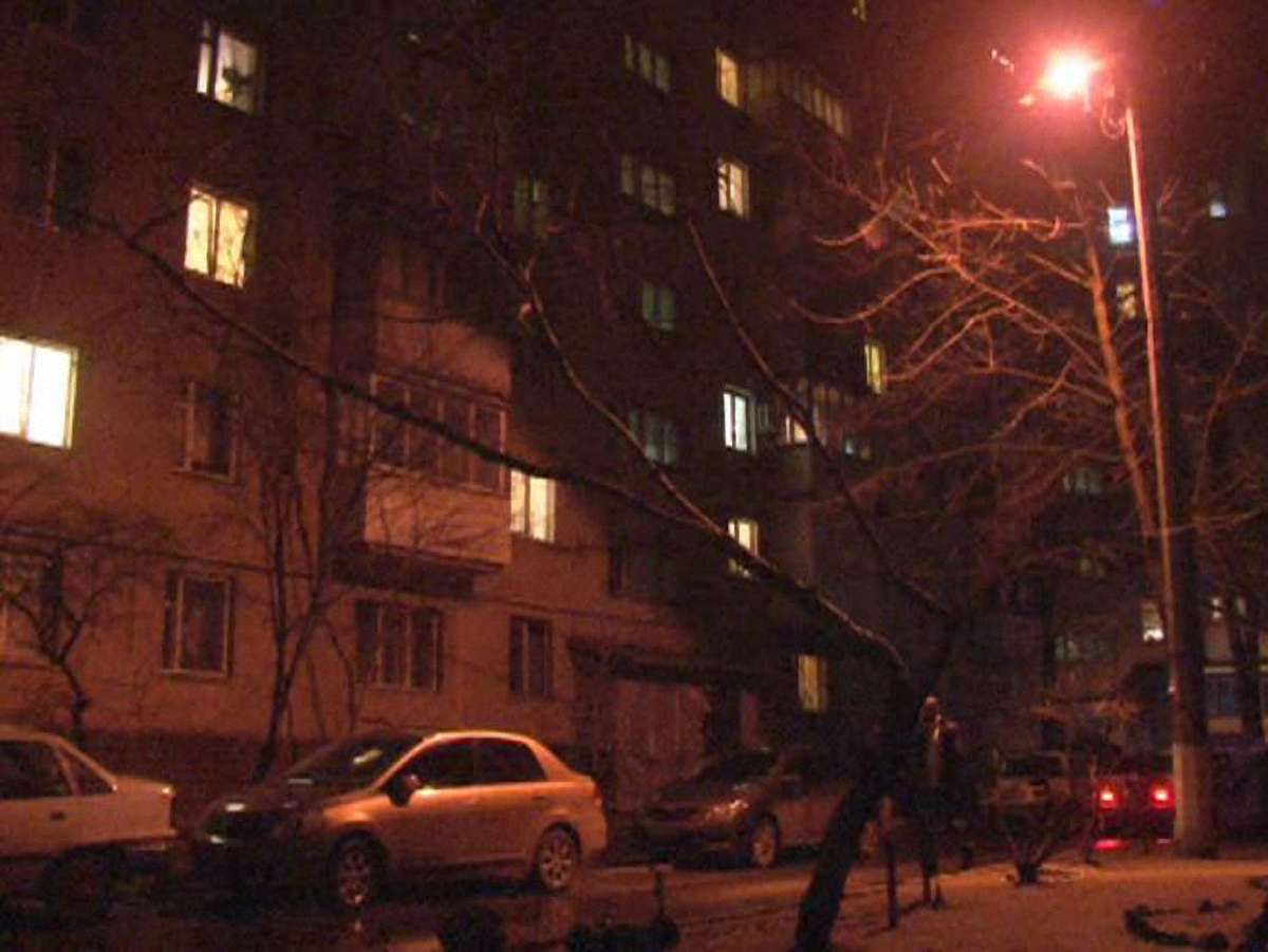 П’яна одеситка викинула з вікна дев’ятимісячну доньку