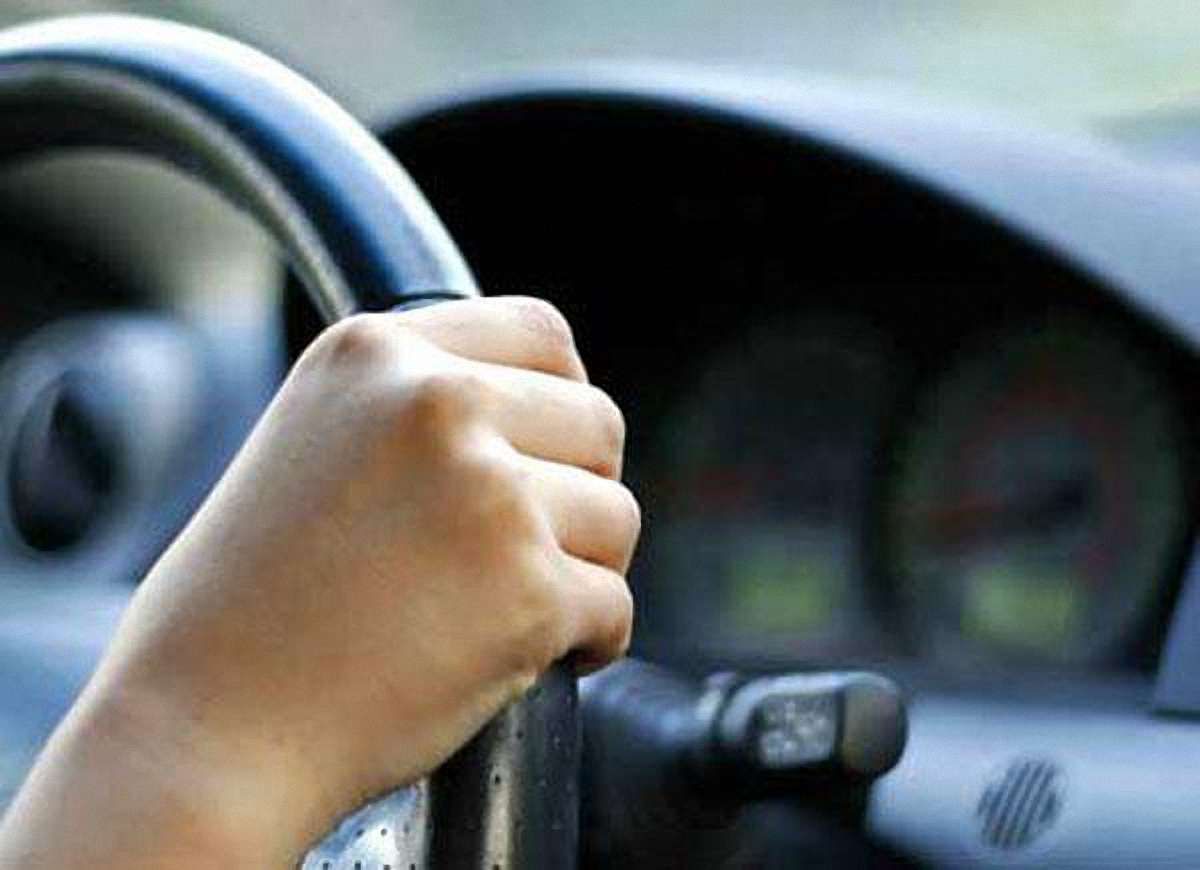 На Львівщині водій керував авто під впливом наркотиків