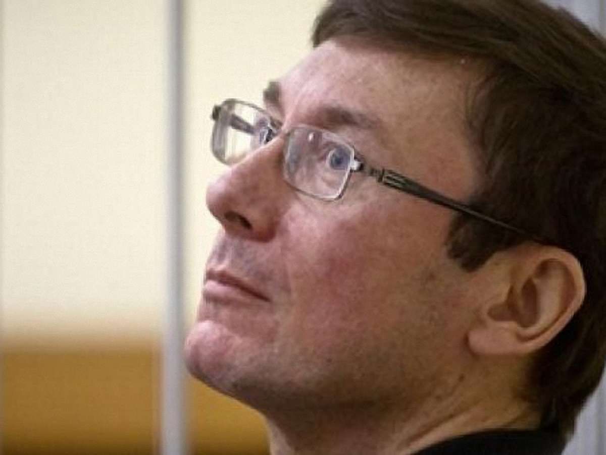 Луценко підозрює, що в нього відкрилась внутрішня кровотеча