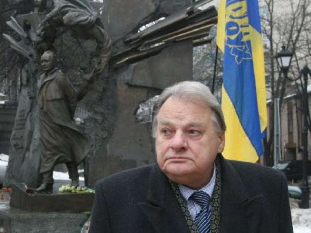 Помер екс-міністр МЗС Геннадій Удовенко