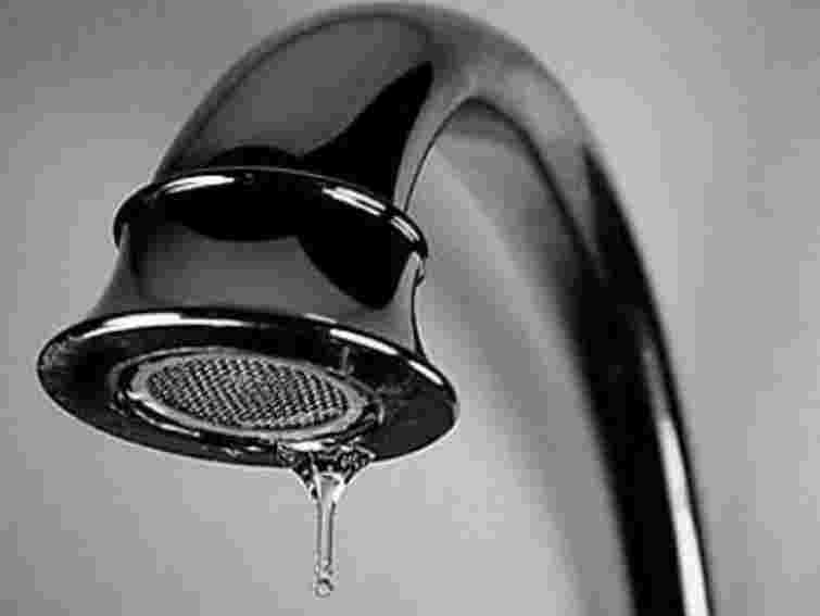 Частина львів’ян отримує воду з пониженим тиском через ремонт на водогоні